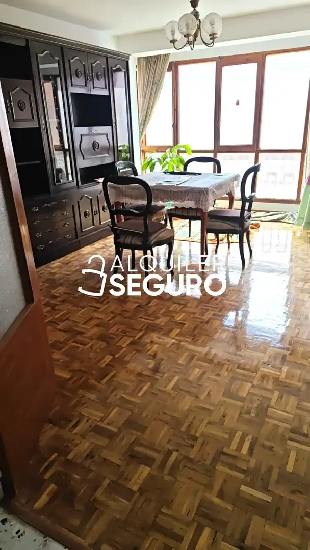 Piso de alquiler en Aranda de Duero con Calefacción, Terraza y Trastero