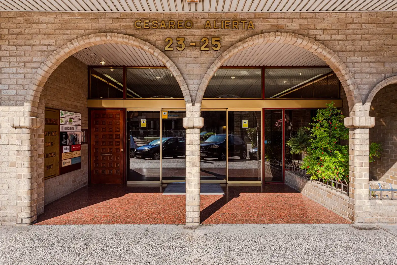Vista exterior de Piso en venta en Zaragoza con Aire acondicionado, Terraza y Trastero