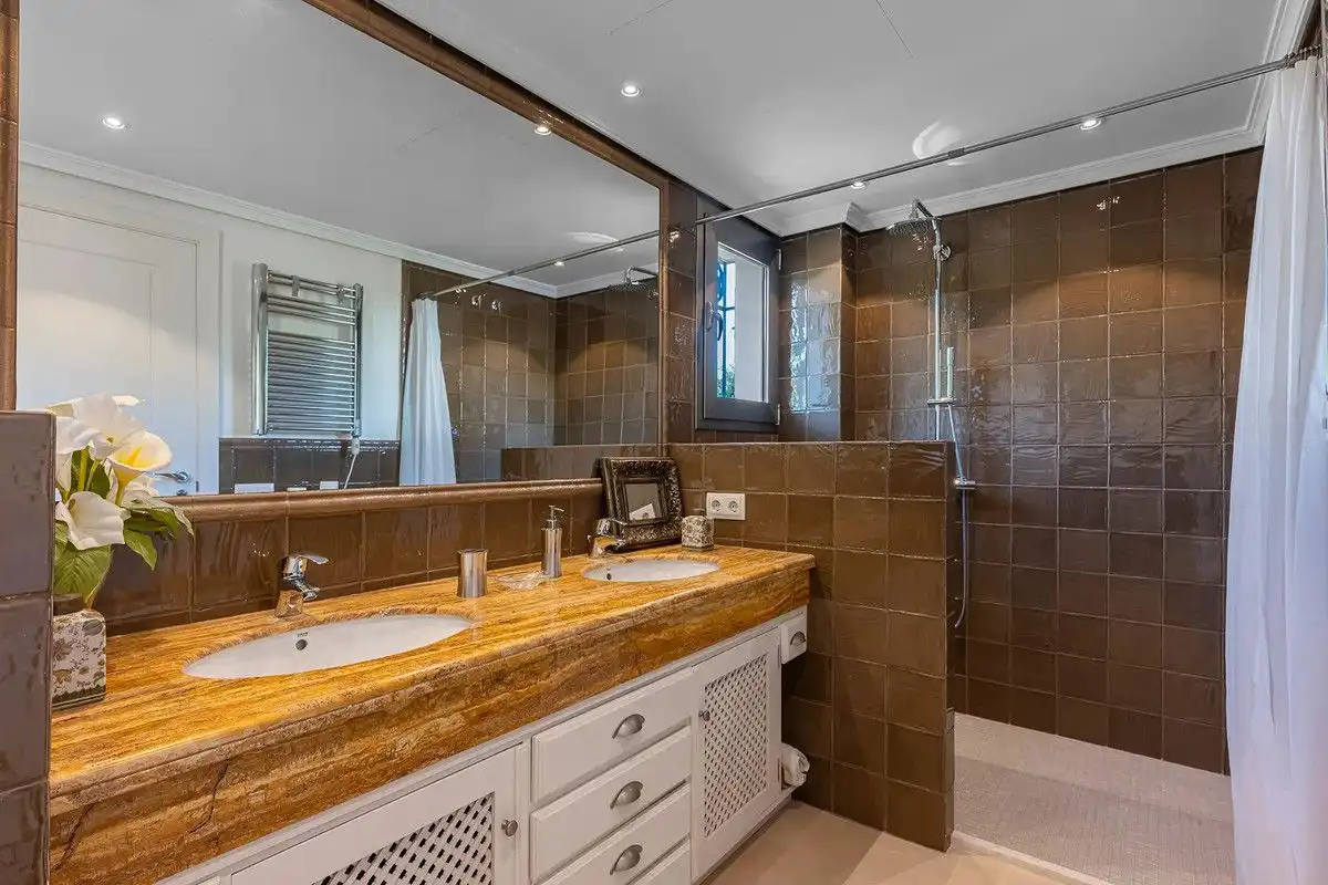 Chalet con piscina en venta en Calahonda, imagen 11