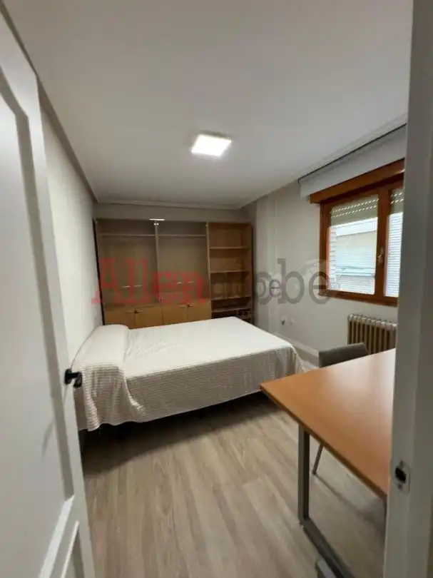 Piso de alquiler en Calle Joaquín Blume, Fozaneldi - Tenderina