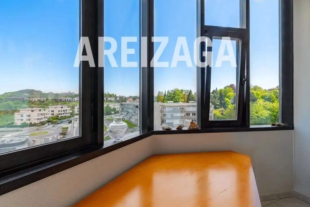Vista exterior de Piso en venta en Donostia - San Sebastián  con Calefacción, Terraza y Trastero