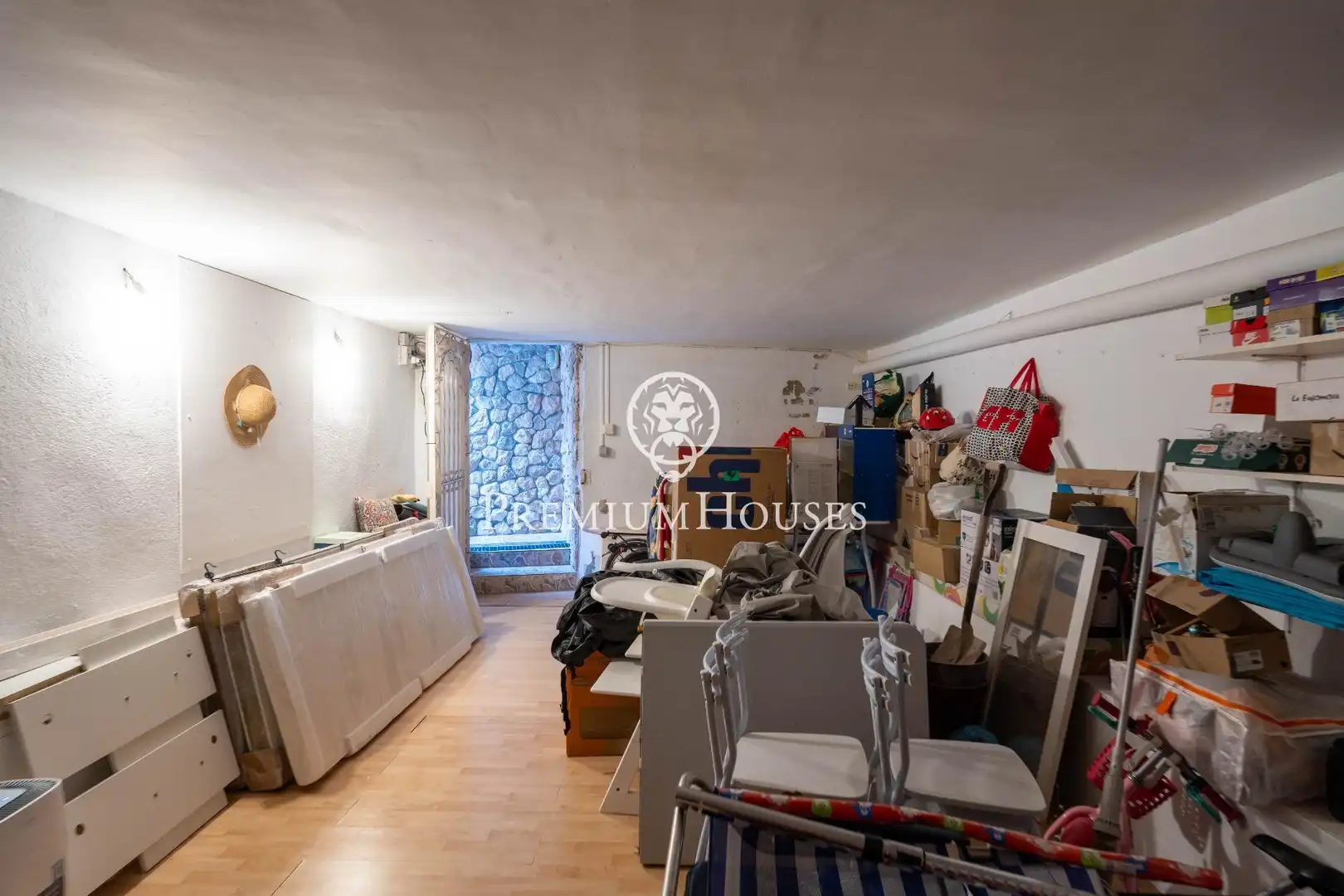 Detached homes for sale in Vilanova i la Geltrú  with Air Conditioner, Heating and Storage room