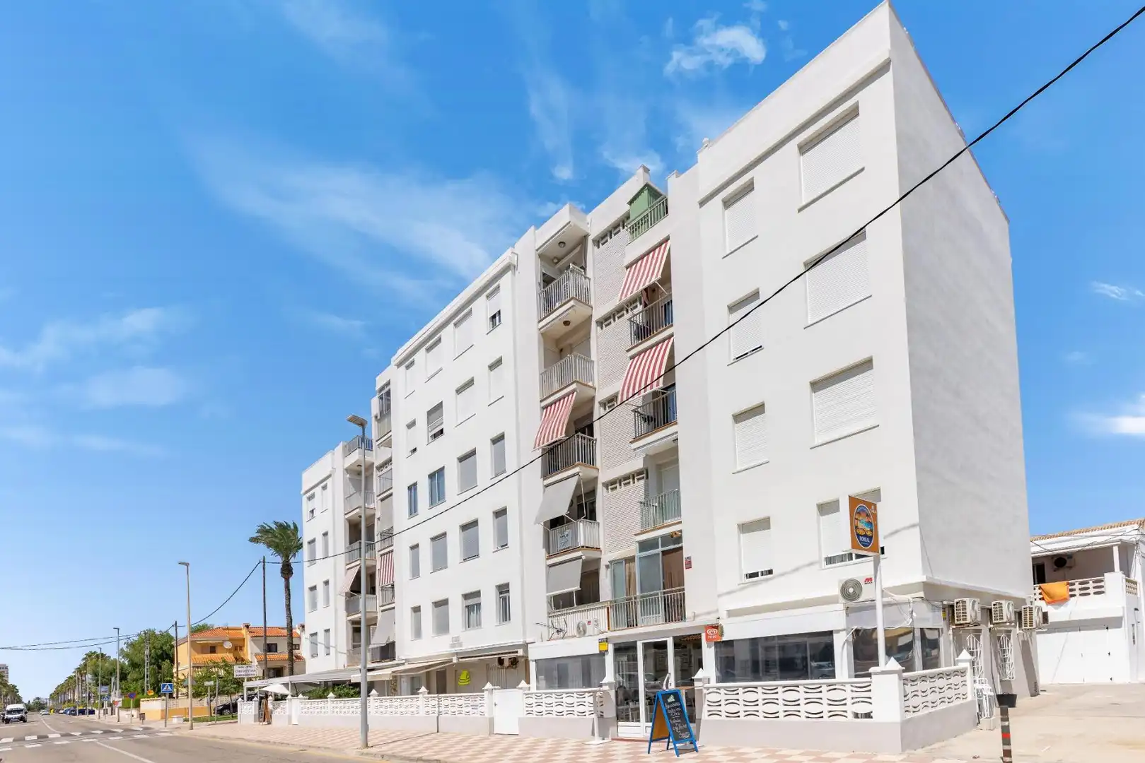 Vista exterior de Apartamento en venta en Xeraco con Aire acondicionado, Terraza y Amueblado