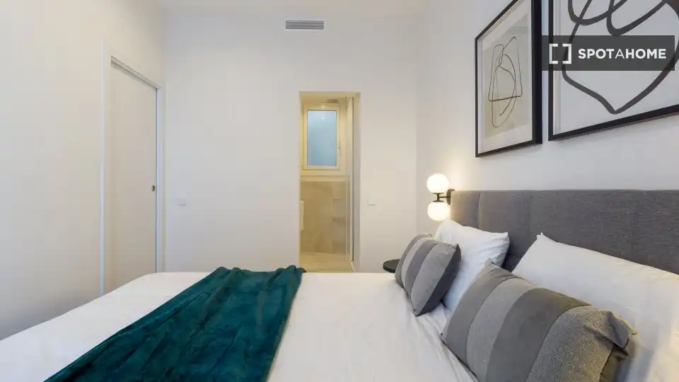 Piso con terraza en alquiler en Eixample, imagen 17