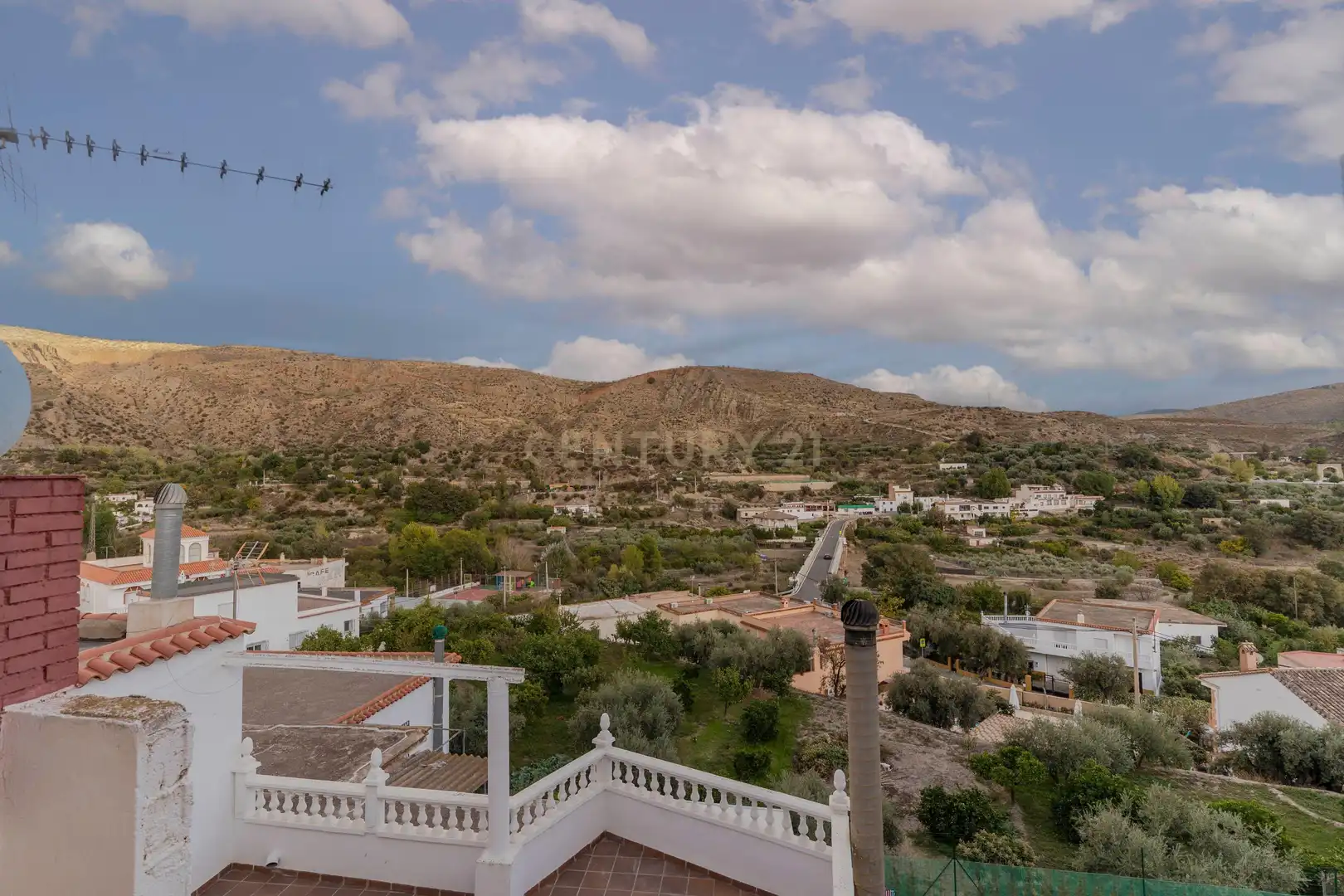 Vista exterior de Casa adosada en venda en Ugíjar amb Aire condicionat, Forn i Rentadora