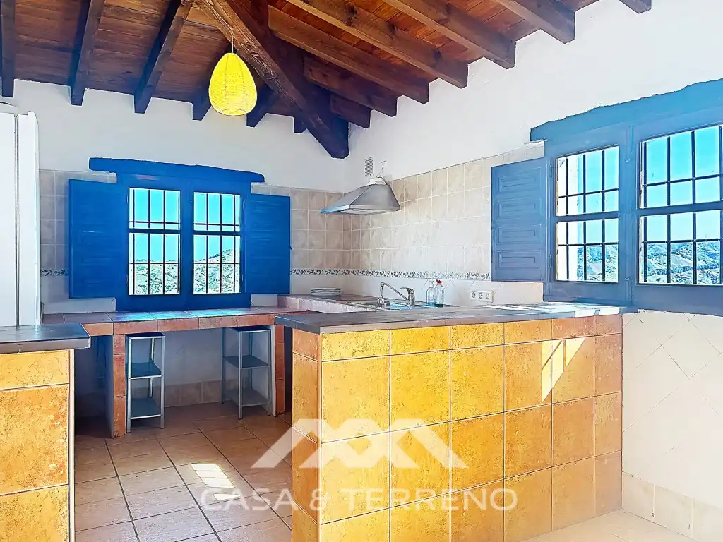 Cuina de Casa o xalet de lloguer en Almáchar amb Aire condicionat, Terrassa i Rentadora