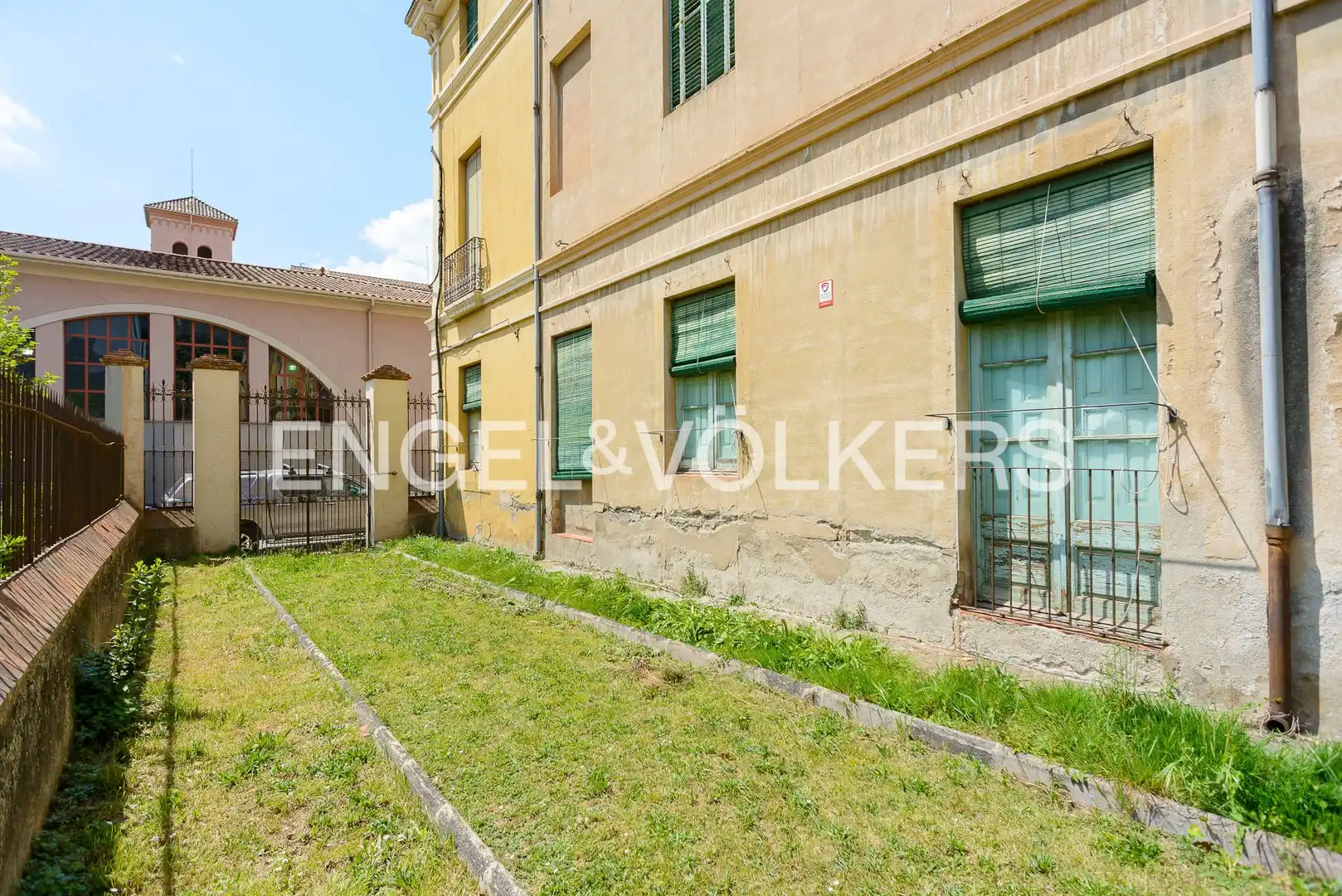 Vista exterior de Casa o chalet en venta en Olot con Calefacción, Jardín privado y Terraza