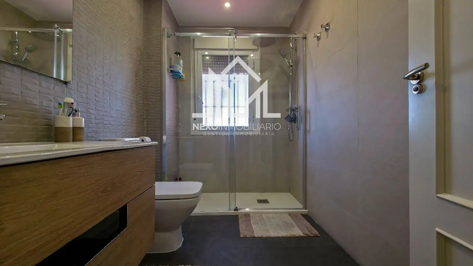 Casa aparellada amb piscina en venda a Gladiolos, imagen 38