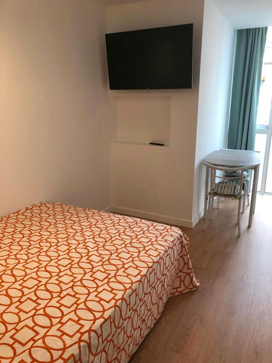 Bedroom of Flat to rent in  Valencia Capital  with Washing machine and TV