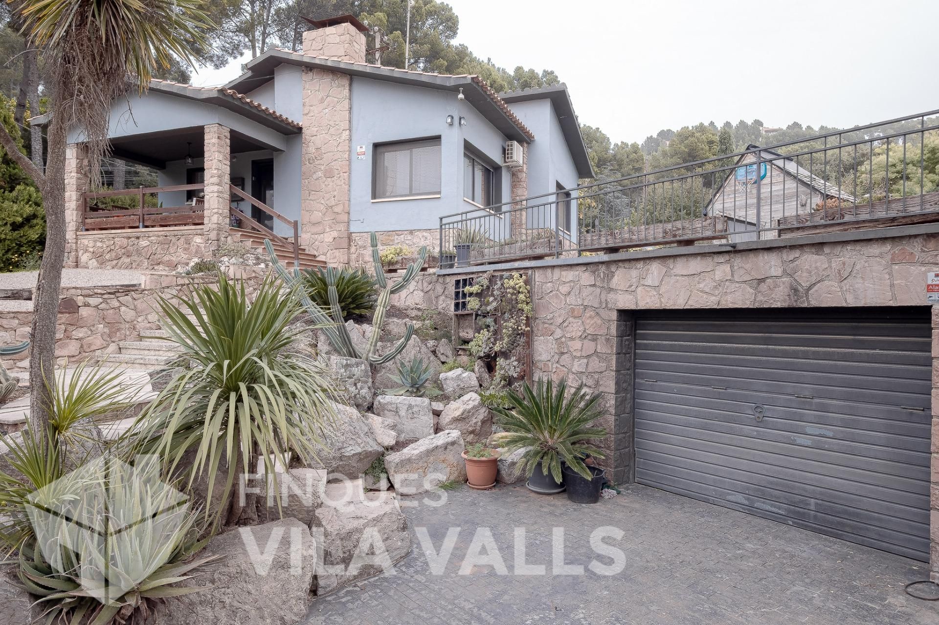 Vista exterior de Casa o xalet en venda en Bigues i Riells del Fai amb Jardí privat, Terrassa i Traster