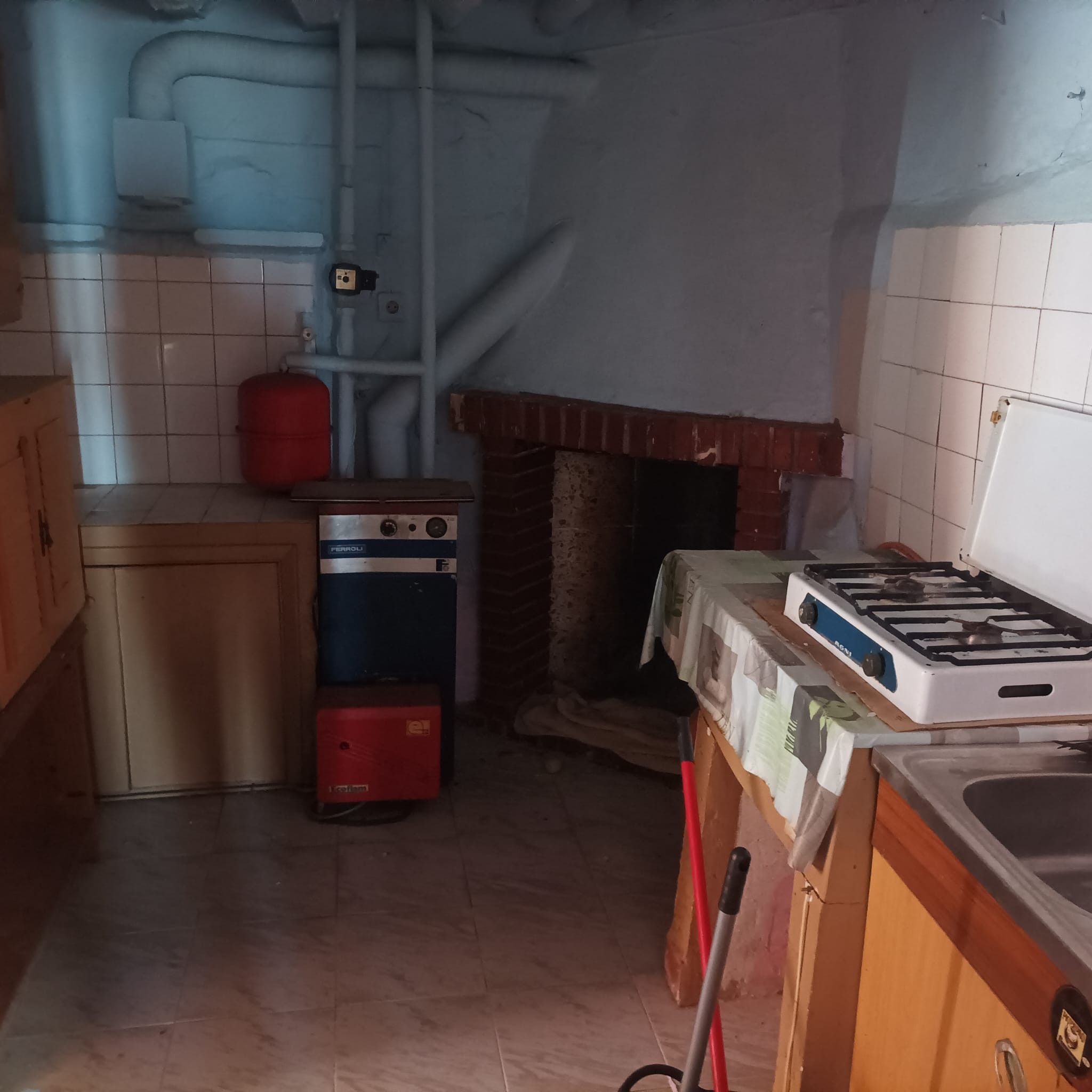 Cuina de Casa o xalet en venda en Villanueva de Alcardete amb Calefacció, Parquet i Terrassa