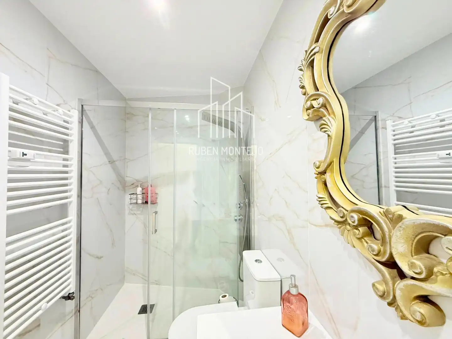 Baño de Piso de alquiler en Salamanca con Calefacción, Terraza y Amueblado