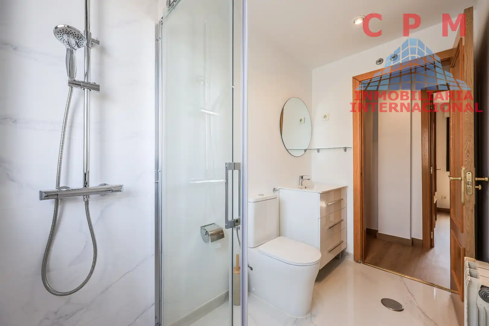 Baño de Ático de alquiler en Madrid con Aire acondicionado, Calefacción y Parquet
