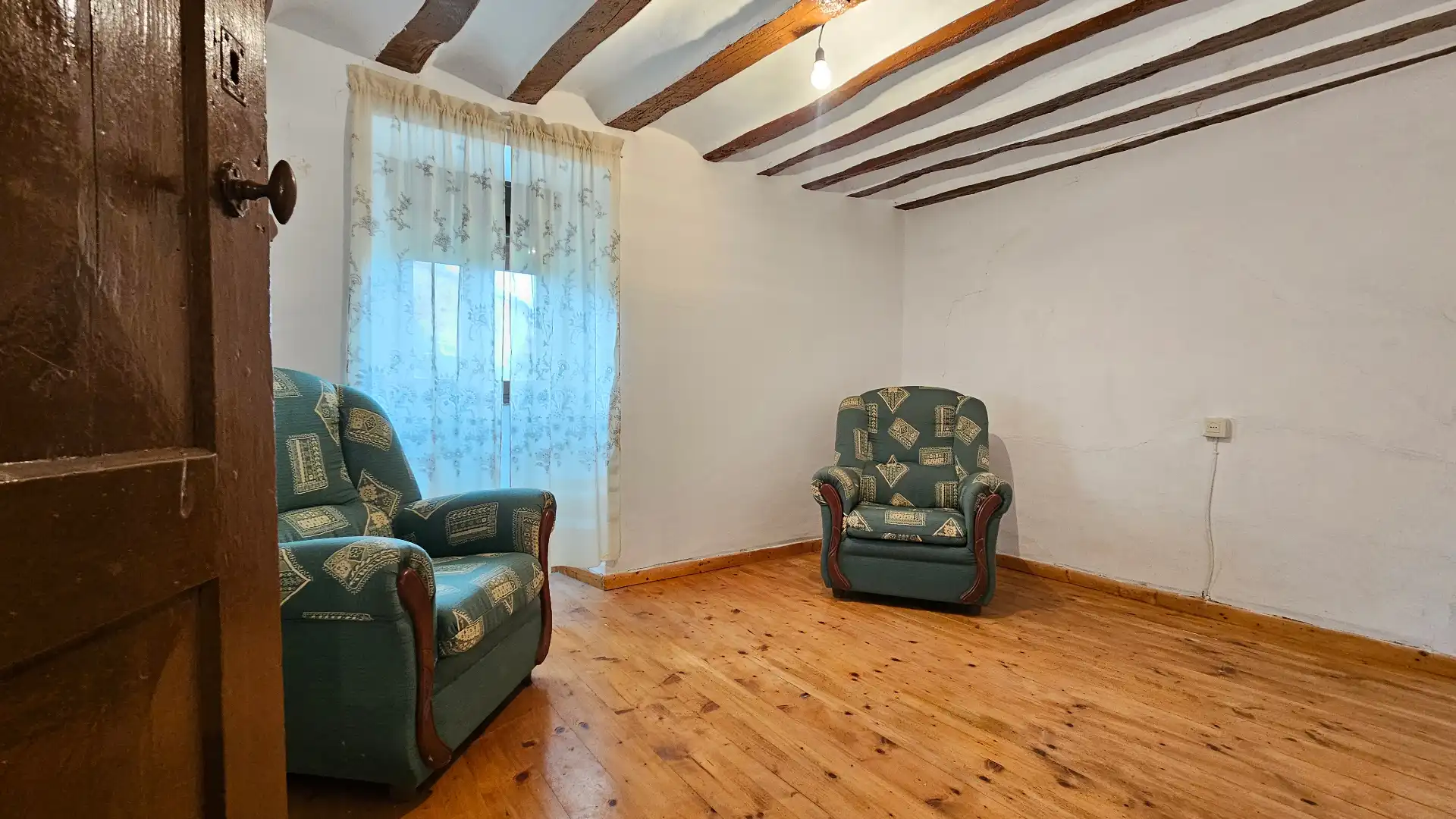 Sala d'estar de Casa o xalet en venda en Peñacerrada- Urizaharra amb Moblat