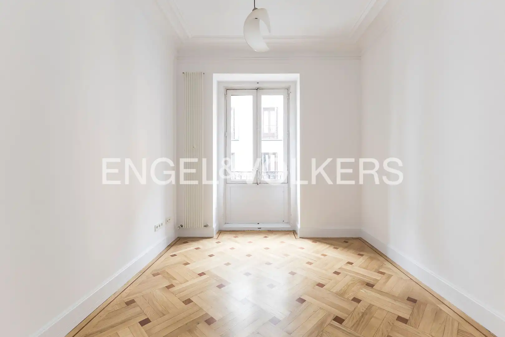 Comedor de Piso de alquiler en Madrid con Calefacción, Parquet y Balcón