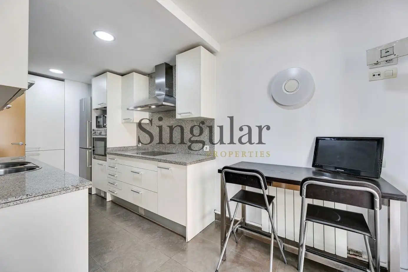Küche von Wohnung zum Verkauf in Sant Cugat del Vallès mit Privatgarten, Terrasse und Abstellraum