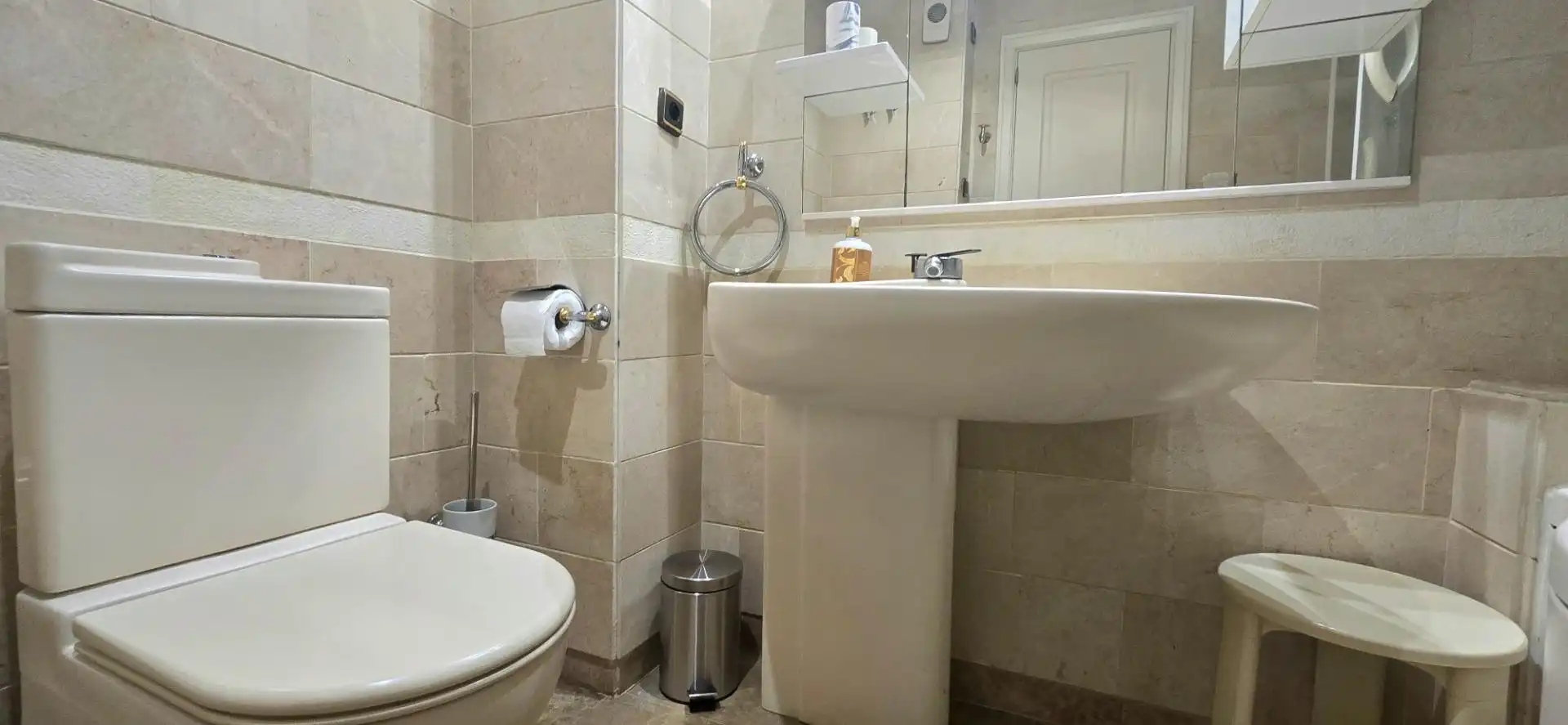 Bany de Pis de lloguer en Marbella amb Aire condicionat, Moblat i Jacuzzi