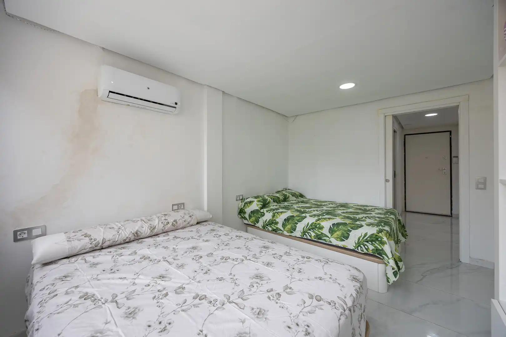 Habitación de Apartamento en venta en Benidorm con Piscina, Amueblado y Piscina comunitaria