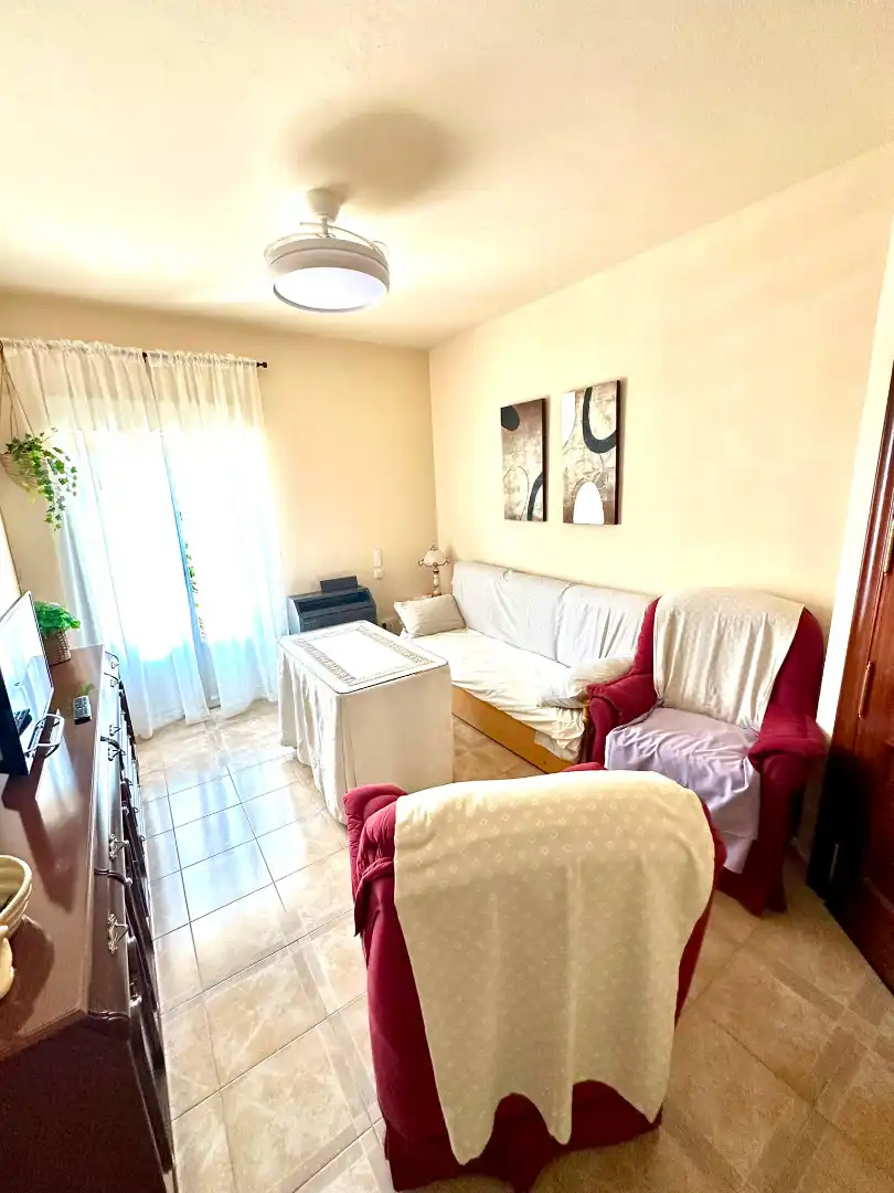 Wohnzimmer von Wohnung zur Miete in Linares mit Möbliert, Ofen und Waschmaschine