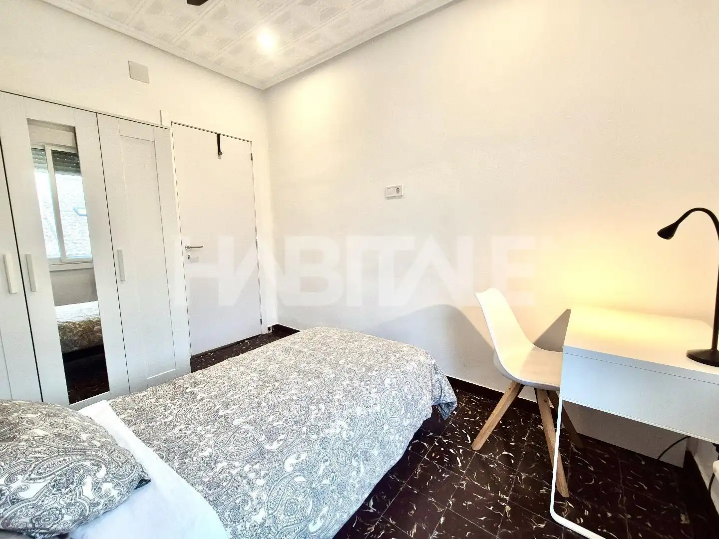 Schlafzimmer von Wohnung zur untervermieten in Valencia mit Möbliert