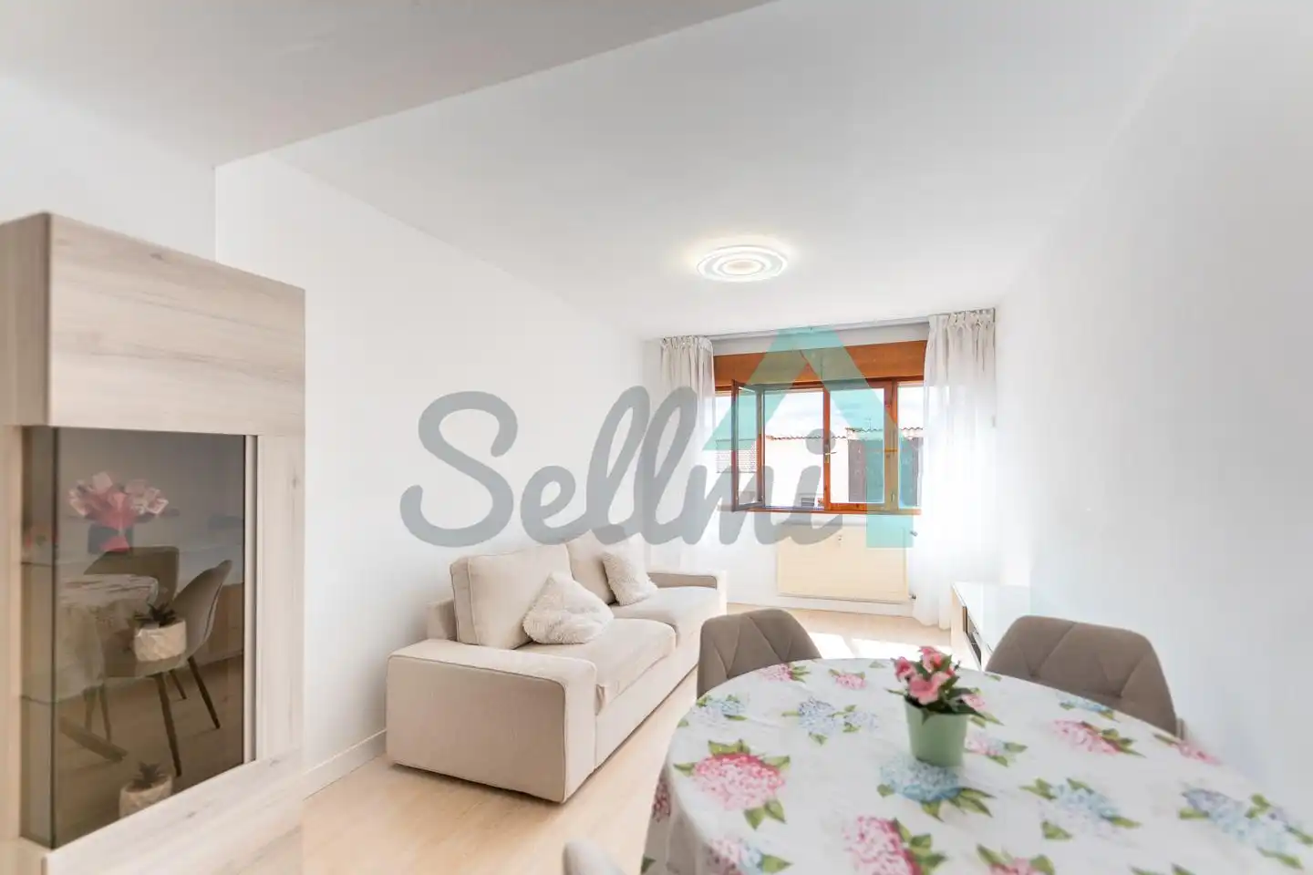 Flat for rent in Calle Gregorio Marañon, Vallobín