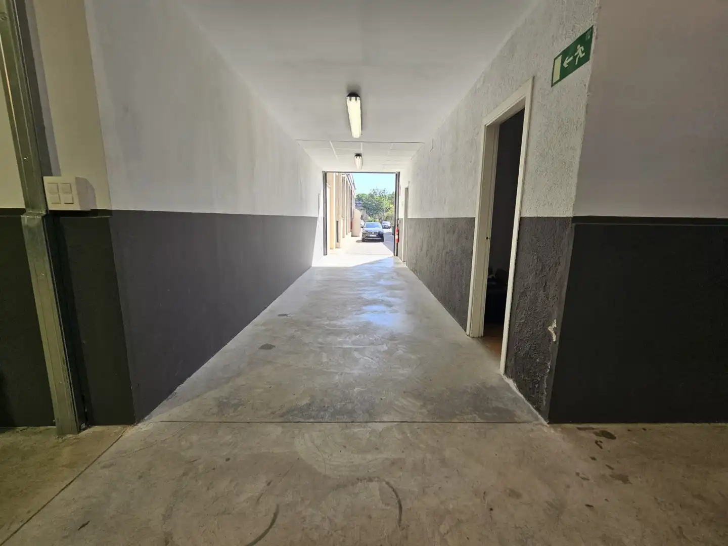 Fabrikhallen zur Miete in Terrassa mit Heizung und Alarm