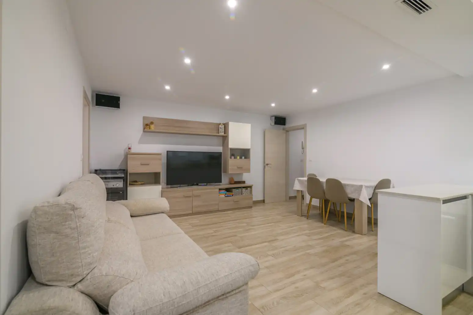 Sala d'estar de Pis en venda en Viladecans amb Aire condicionat, Calefacció i Parquet