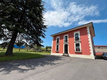 Vista exterior de Finca rústica en venda en Siero amb Jardí privat i Traster