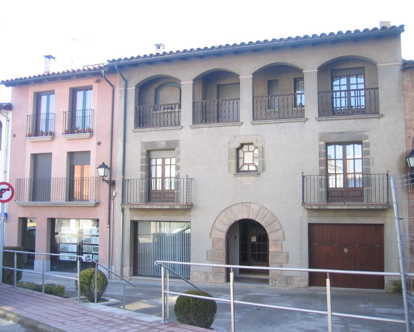 Vista exterior de Casa o xalet en venda en Manlleu amb Calefacció, Terrassa i Traster