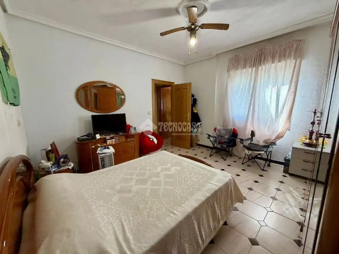 Schlafzimmer von Wohnung zum Verkauf in Úbeda mit Klimaanlage, Heizung und Balkon