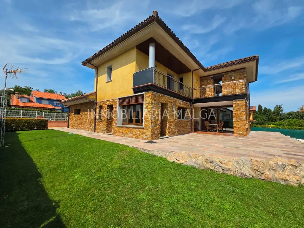 Terrace of Houses for sale in Colunga  with Heating, Private garden and Parquet flooring