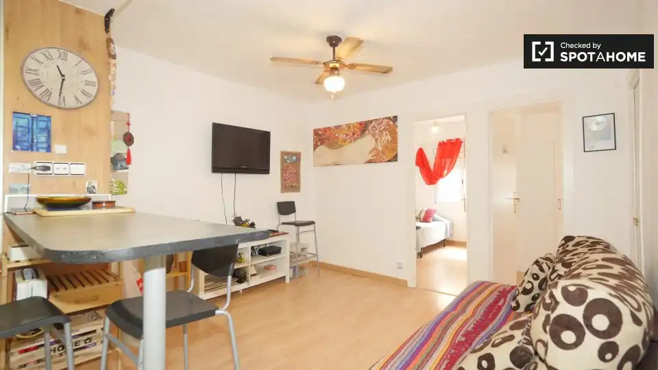 Habitación de Piso para compartir en L'Hospitalet de Llobregat con Aire acondicionado, Calefacción y Amueblado