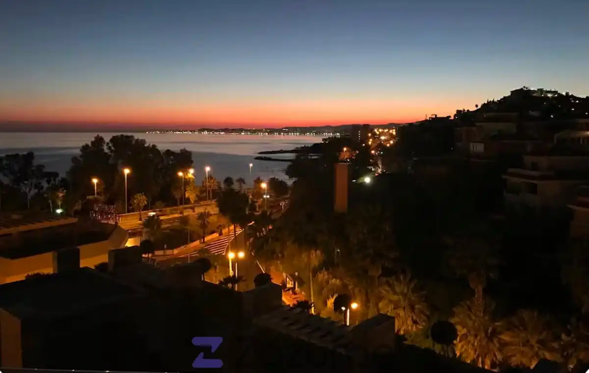 Flat for rent in C. Timón, Zona Centro Comercial Torrequebrada