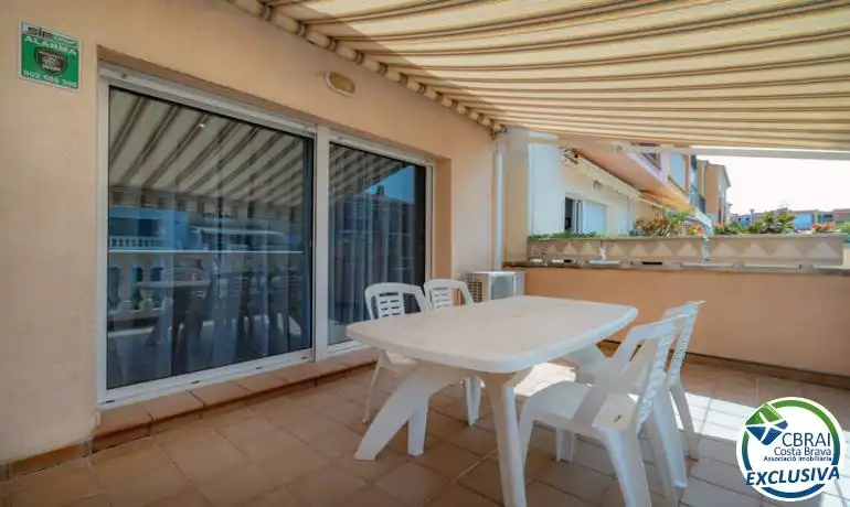 Casa aparellada amb piscina en venda a Muga - Gran Reserva - Badia, imagen 2