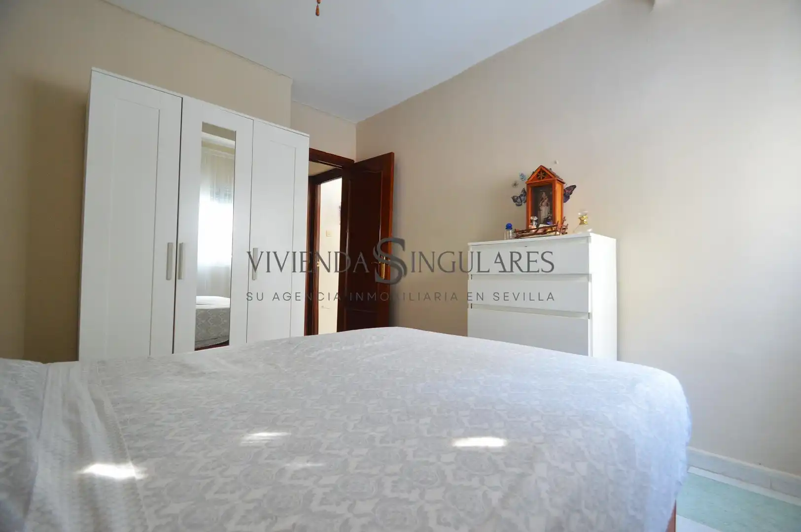 Bedroom of Flat for sale in Sevilla  with Air Conditioner and Storage room
