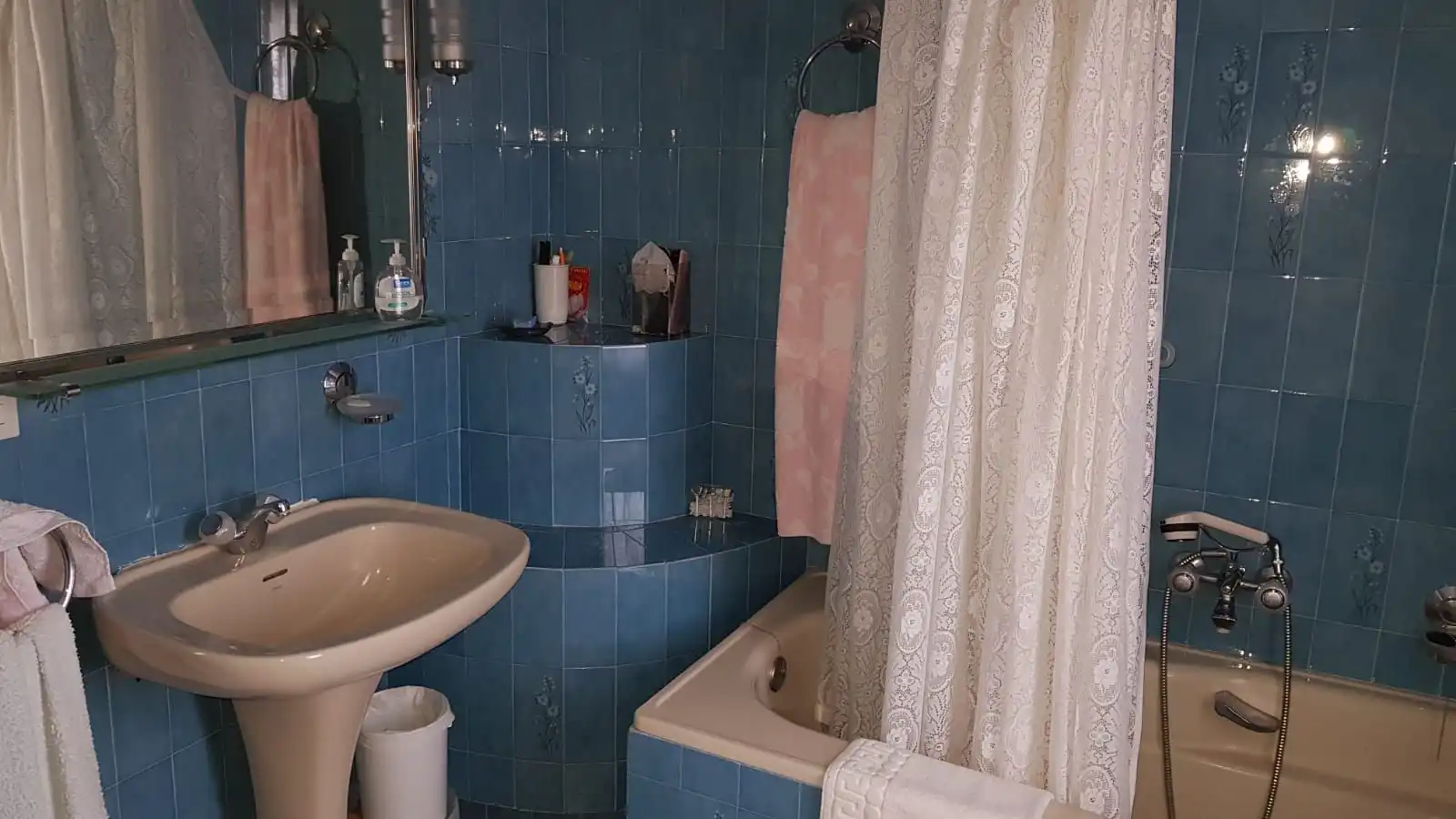Badezimmer von Country house zum Verkauf in Palencia mit Privatgarten, Terrasse und Abstellraum