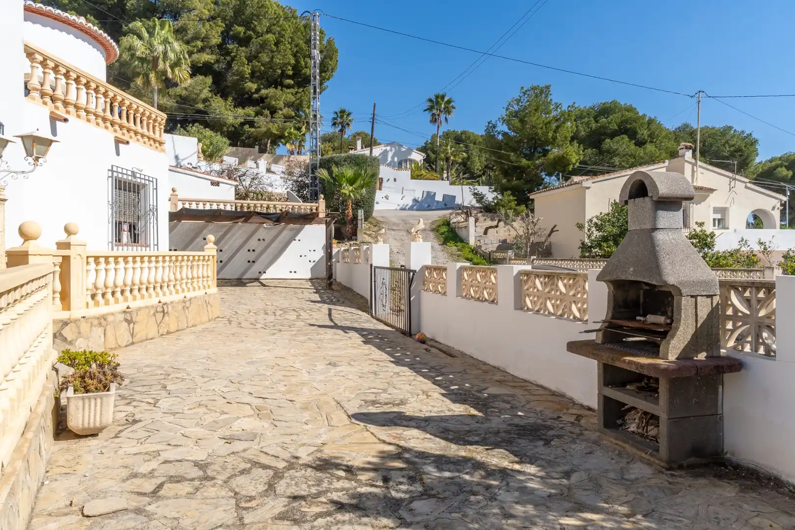 Außenansicht von Haus oder Chalet zum Verkauf in Moraira mit Klimaanlage