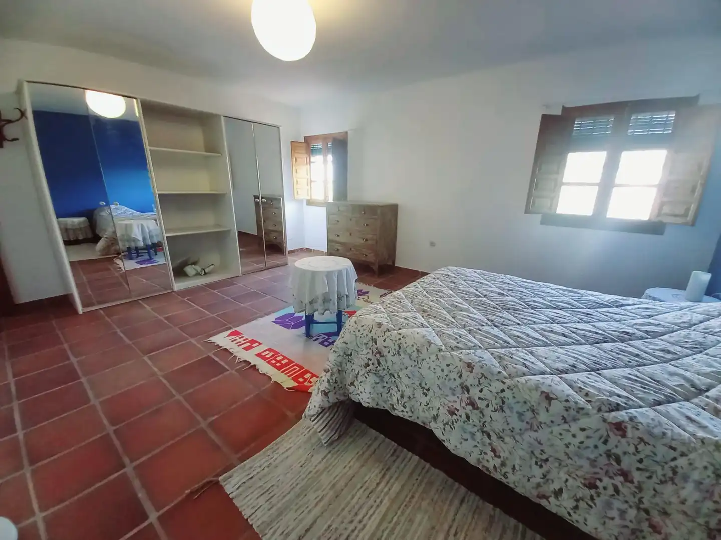 Habitación de Casa adosada en venta en Comares con Terraza, Trastero y Amueblado