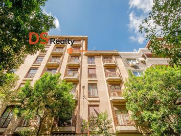 Piso con balcón en venta en Chamartín