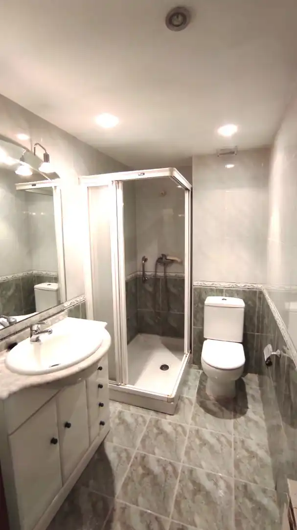 Baño de Piso en venta en Eibar con Calefacción, Trastero y Horno