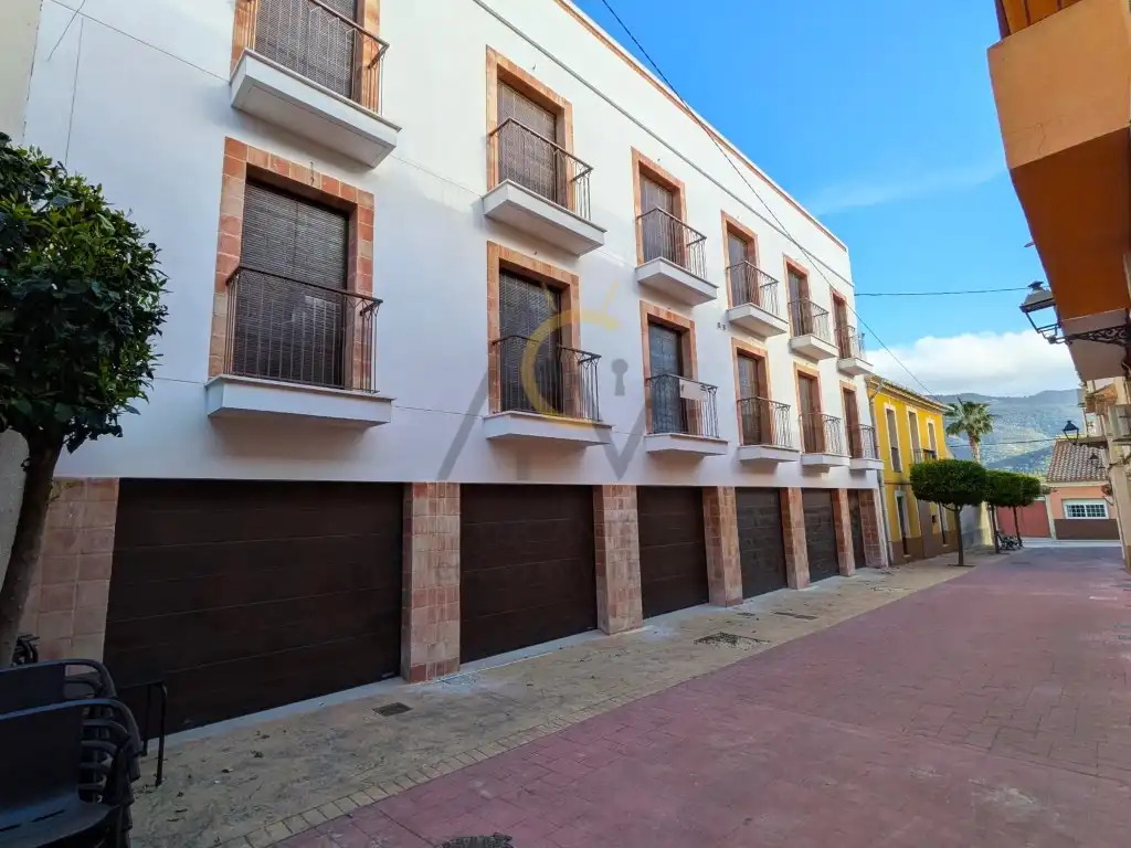 Apartamento con terraza en venta en Calle Juan Albentosa