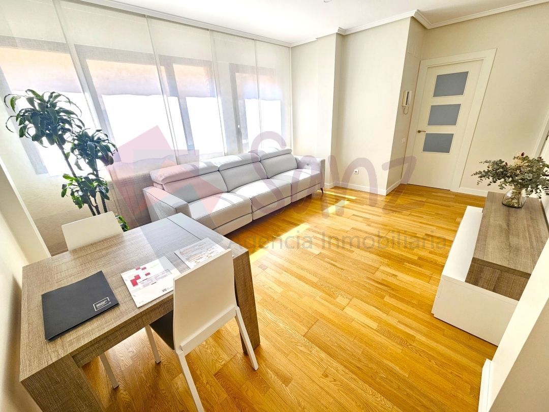 Living room of Apartment to rent in  Logroño  with Heating