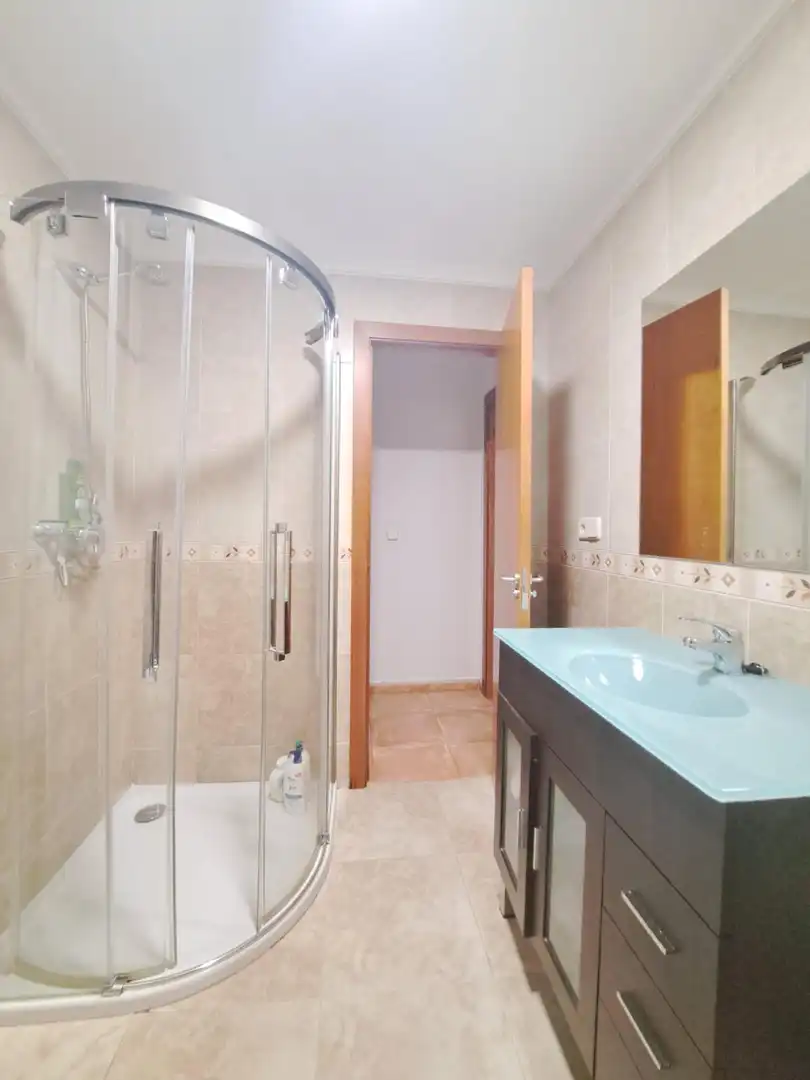 Bathroom of Attic for sale in Requena  with Air Conditioner, Heating and Terrace