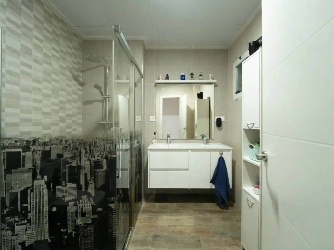 Baño de Piso en venta en Carlet con Jardín privado, Terraza y Amueblado