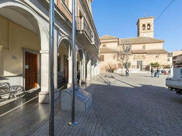 Locale commerciale in vendita a Calle Ramón y Cajal 1