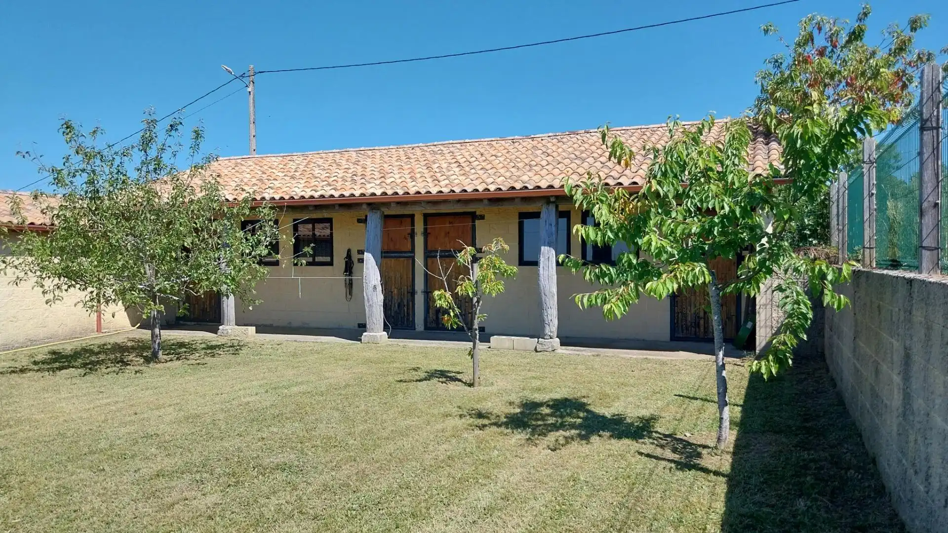 Exterior view of Houses for sale in Laza  with Private garden, Terrace and Furnished