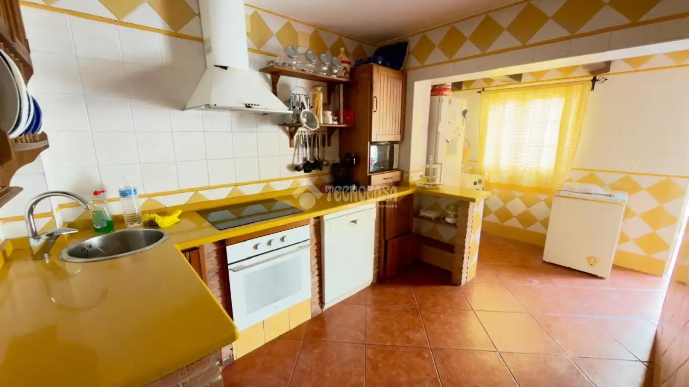 Cuina de Casa o xalet en venda en Los Barrios amb Aire condicionat, Calefacció i Terrassa
