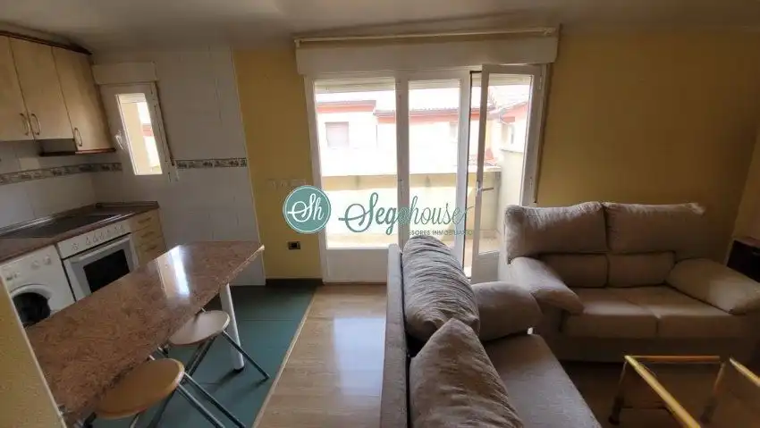 Wohnzimmer von Wohnungen zum Verkauf in Espirdo mit Heizung, Möbliert und Balkon