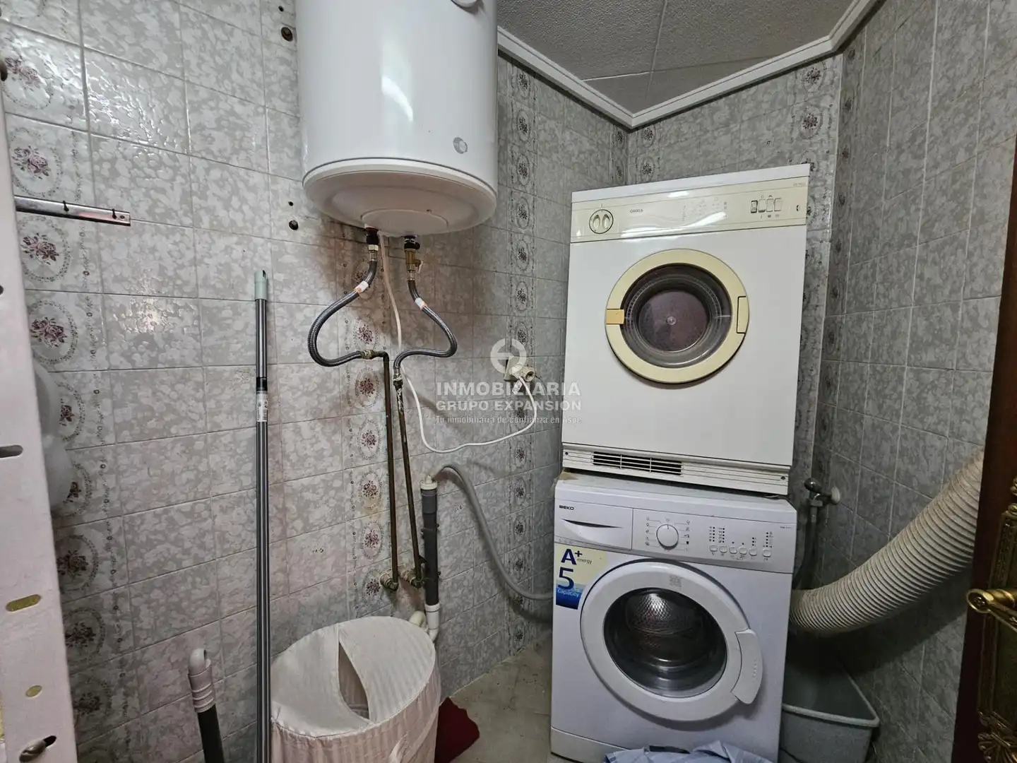 Baño de Piso en venta en Novelda con Balcón