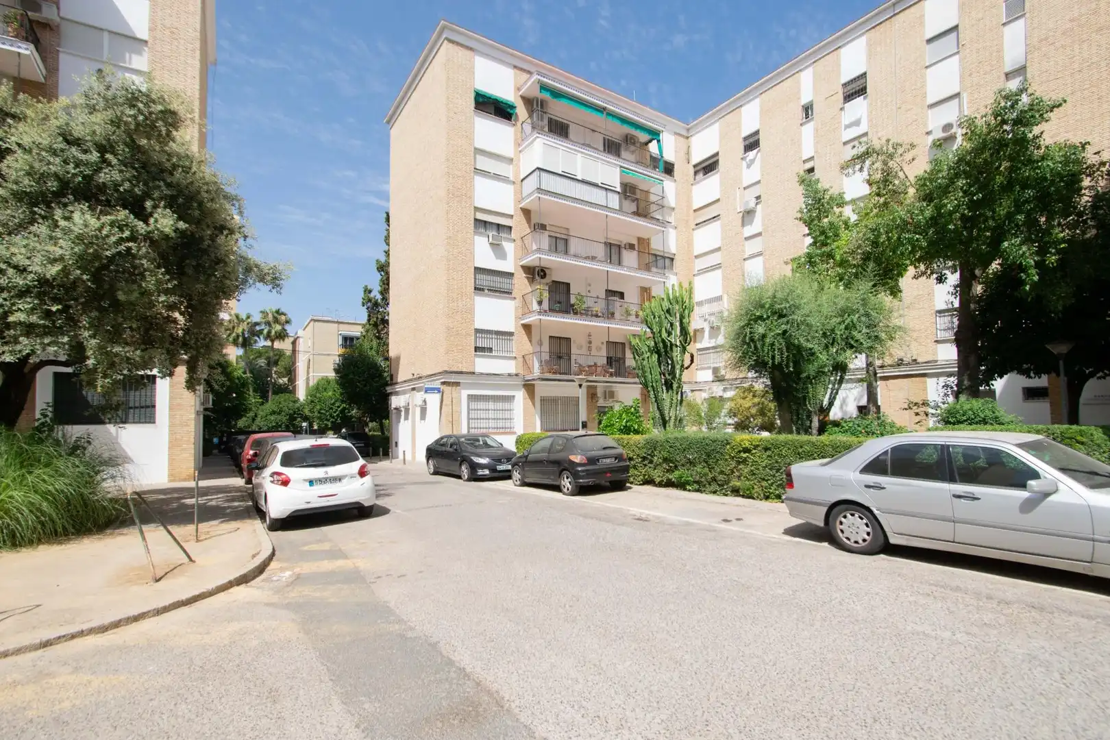 Vista exterior de Pis en venda en Sevilla amb Terrassa